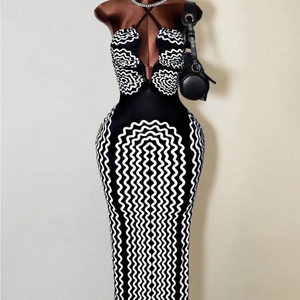 Elegant Black and White Patterned Dress